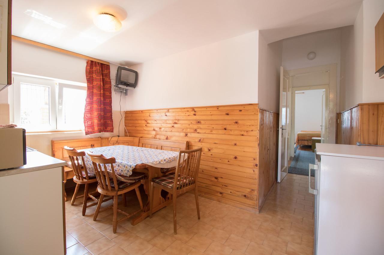 Apartments Josip By The Sea Novi Vinodolski Exterior photo