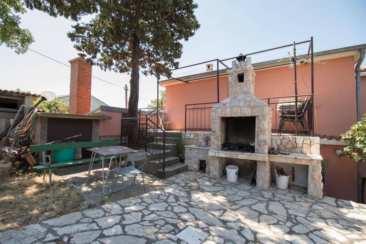 Apartments Josip By The Sea Novi Vinodolski Exterior photo