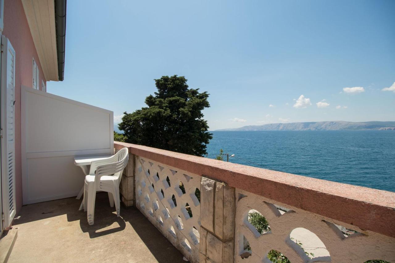 Apartments Josip By The Sea Novi Vinodolski Exterior photo