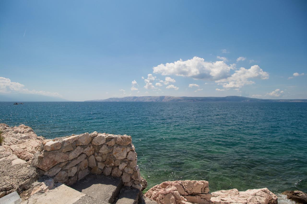 Apartments Josip By The Sea Novi Vinodolski Exterior photo